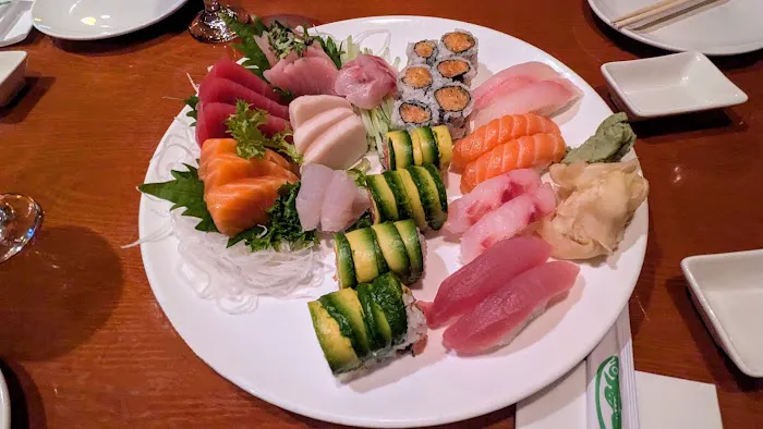 Kiku Sushi Asian Fusion Picture 4