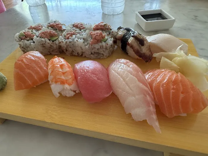 Min Sushi Picture 5