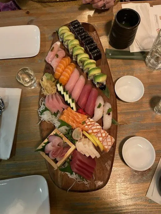 Takumi Sushi Ramen&Lounge Picture 1