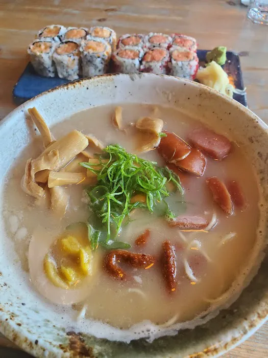 Takumi Sushi Ramen&Lounge Picture 3