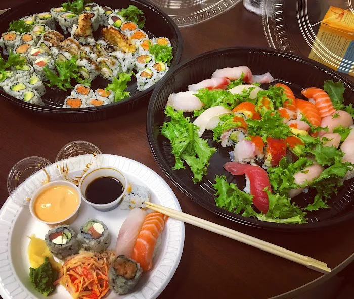 3 Guys Sushi Picture 9