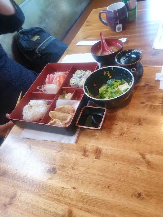 Tuxedo Sushi Picture 7