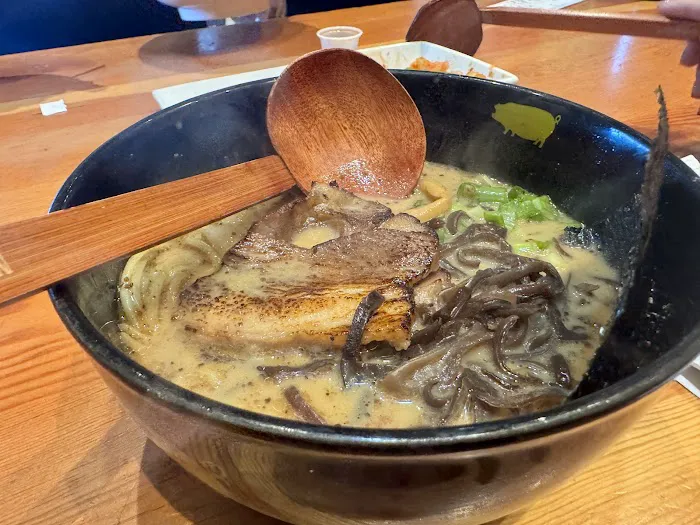 KINTON RAMEN WOODBURY COMMON Picture 4