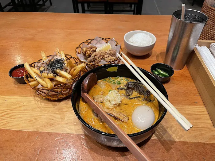 KINTON RAMEN WOODBURY COMMON Picture 7
