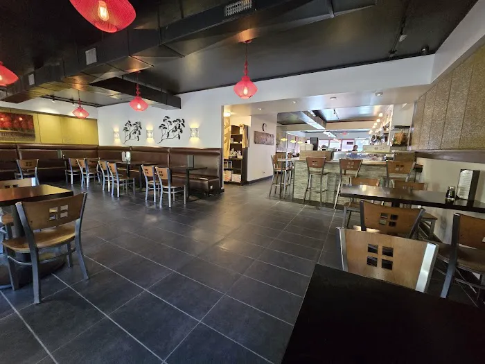 Reiki Sushi & Asian Bistro Picture 5