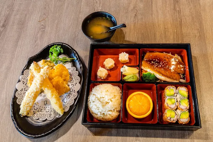 Mountain Fusion-Sushi & Ramen House Picture 8