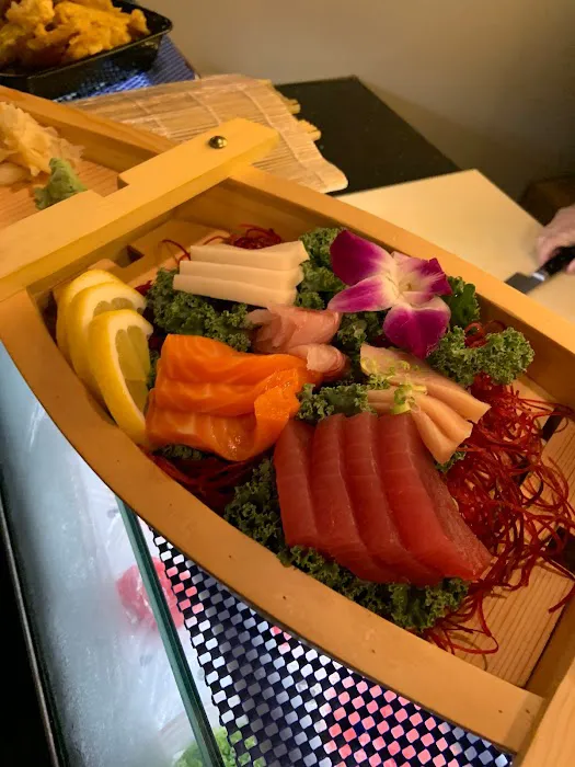salmon sushi restaurant Picture 2