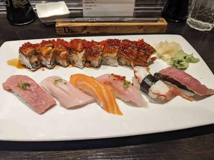MoMo Sushi Picture 2