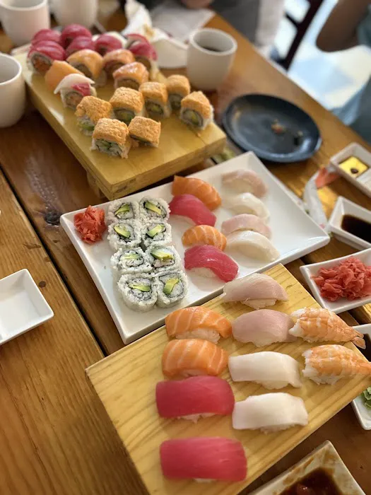 Sushi Red LLC Picture 1