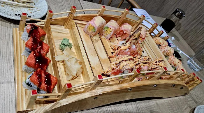 Hanami Sushi & Asian Cuisine Picture 3