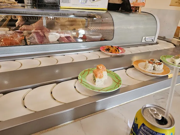 SHUMI REVOLVING SUSHI Picture 9