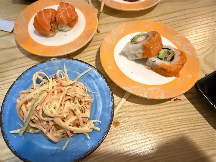 SHUMI REVOLVING SUSHI Picture 7