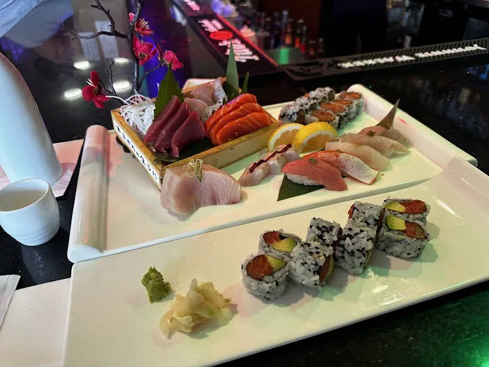 Liki Asian Bistro & Bar Picture 8