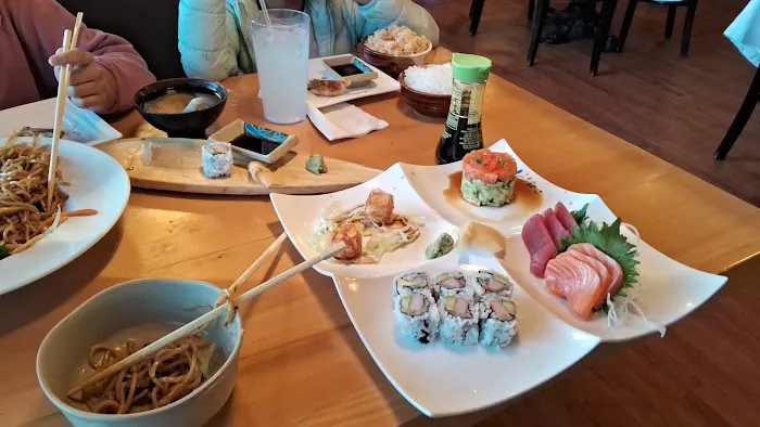 Ichiro Sushi & Hibachi Restaurant (Trumbull) Picture 10