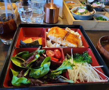 Y Noodle & Bar