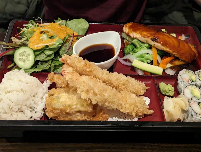 Momiji Sushi & Grill Picture 6