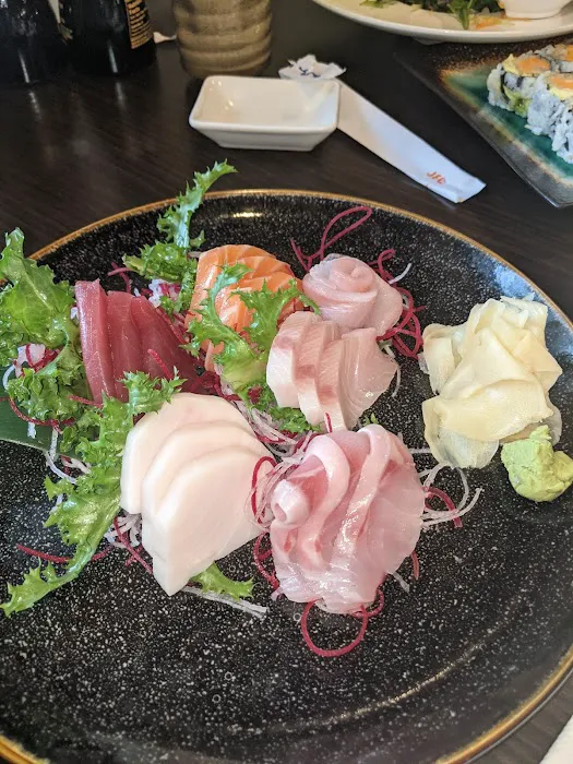Momiji Sushi & Grill Picture 4