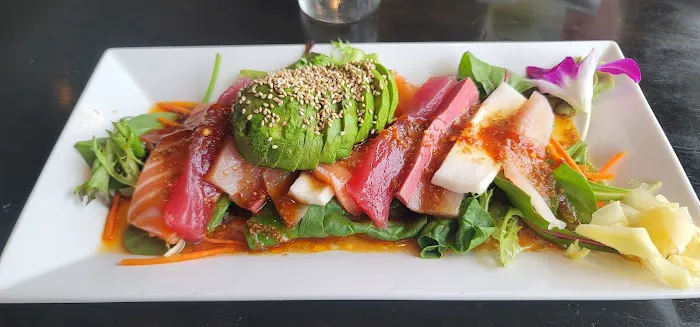 Tobiko Sushi Picture 1