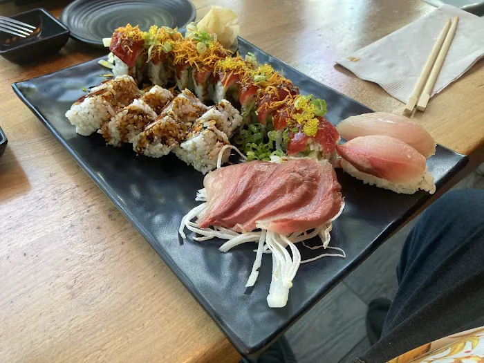 IYA Sushi and Noodle Kitchen - South Hadley Picture 8