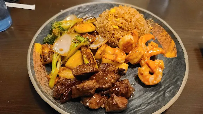 Fuji Japanese & Hibachi Steak Restaurant Picture 7