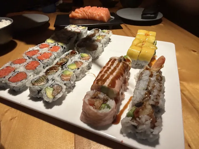 Sakana Sushi & Japanese Cuisine Picture 2