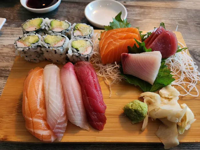 Hiro Asian Bistro Picture 4