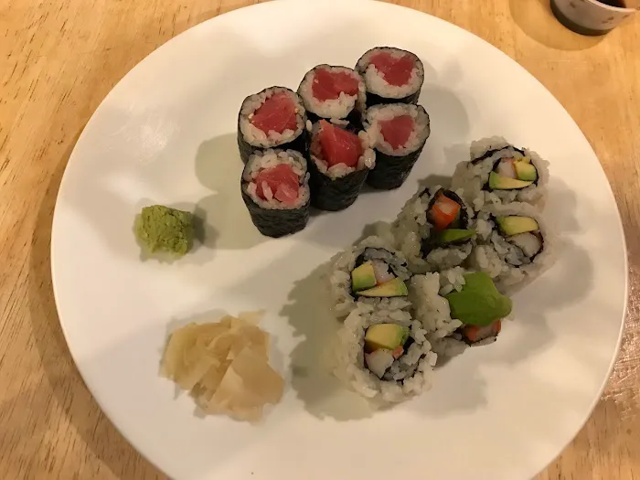 Tomo Sushi Picture 2
