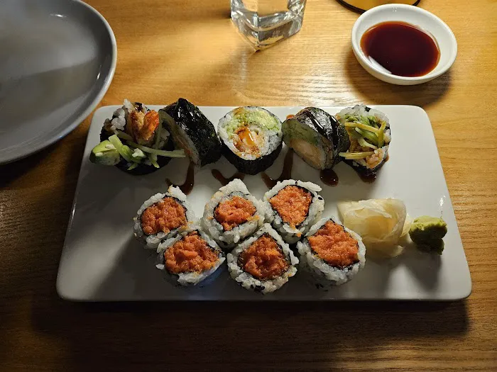 Elite Five Sushi & Grill Picture 6