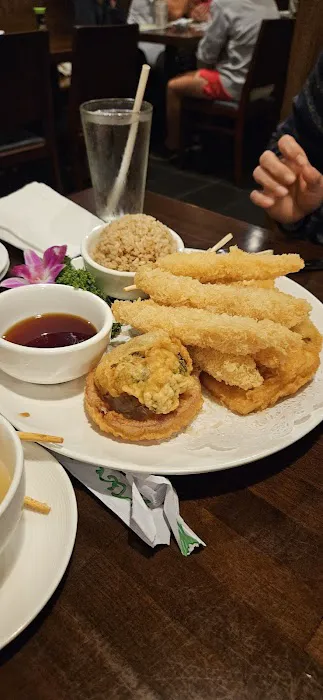 Uminoya Sushi & Hibachi Restaurant Picture 10
