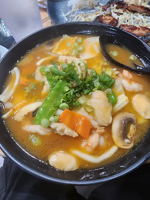 Momoyama Ramen & Hawaiian BBQ Picture 2