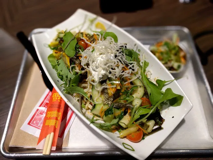 Mister Lee's Noodles Picture 5