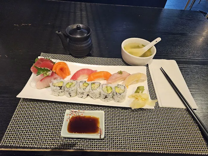 Sumo Sushi and Japanese Fusion Picture 6