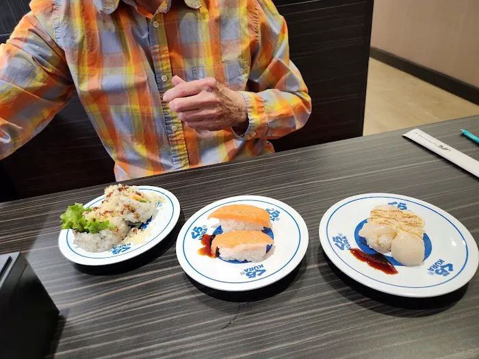 Kura Revolving Sushi Bar Picture 3
