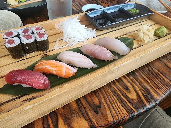 Tuna Bar Picture 4