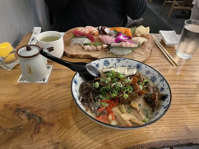 Tomo Sushi & Ramen Picture 9