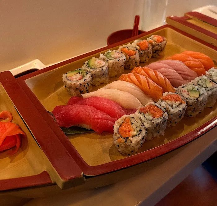 Fat Salmon Sushi Picture 4