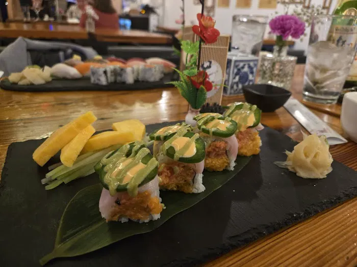 Akina sushi Picture 1