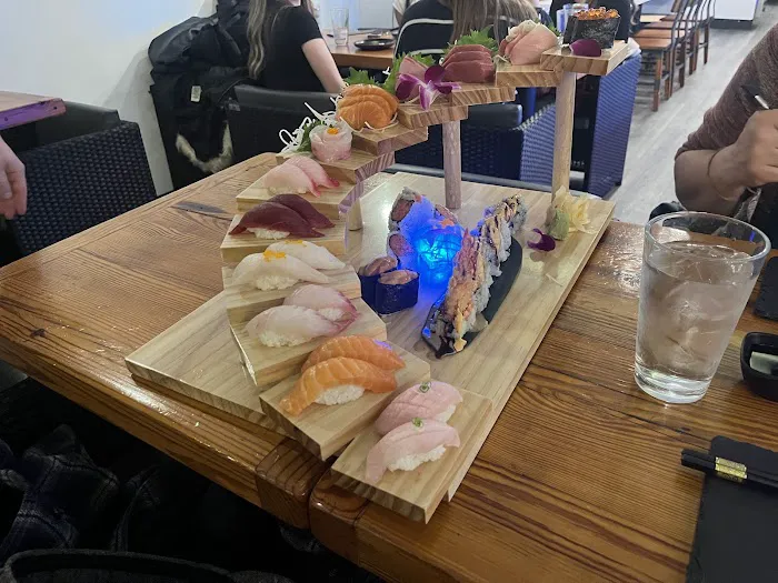 Akina sushi Picture 6