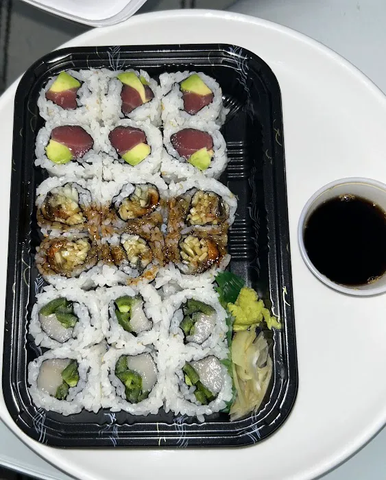 Sushi and Poke Picture 2