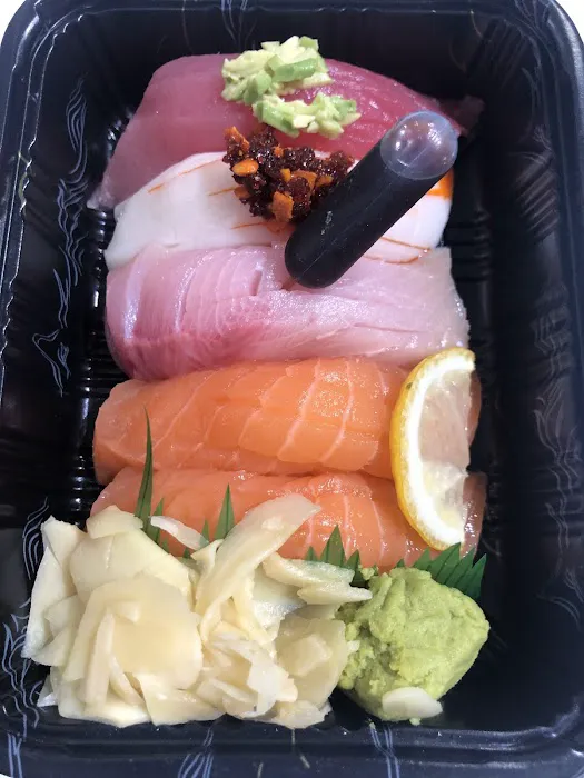 Sushi and Poke Picture 3