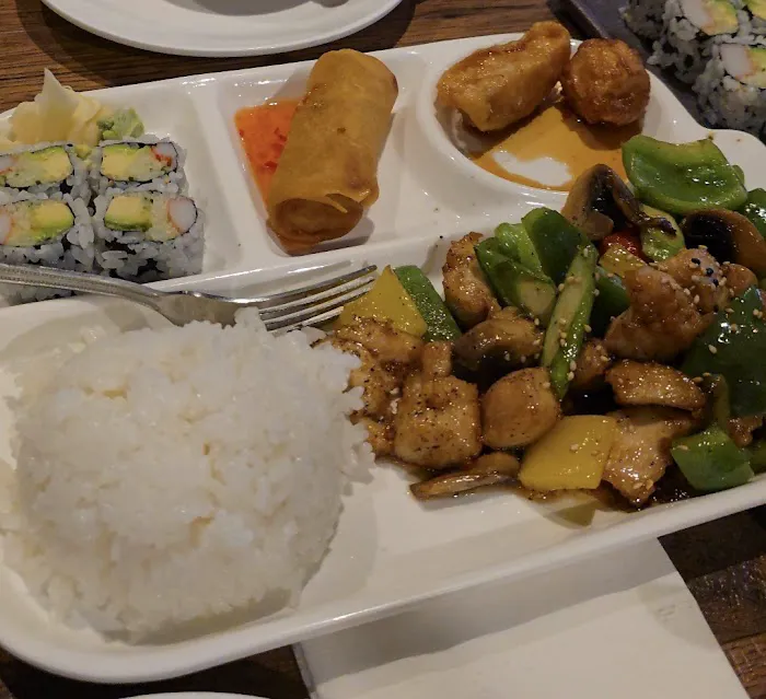 QU JAPAN BISTRO & BAR Picture 8