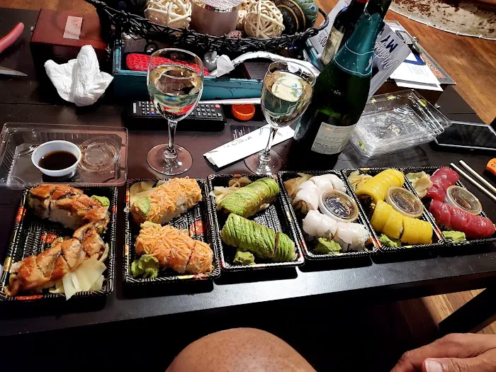 Vic Sushi Bar Picture 2