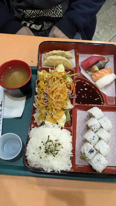 Tomo Sushi & Sashimi (H-Mart 2nd Floor) Picture 5