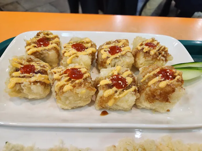 Tomo Sushi & Sashimi (H-Mart 2nd Floor) Picture 7