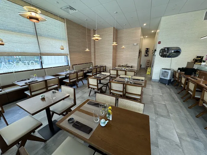 OTAKA SUSHI & RAMEN Picture 8