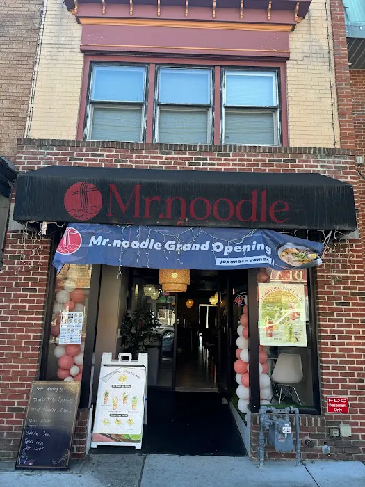 Mr.Noodle Picture 3