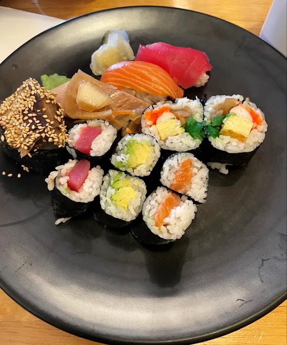 Yoshi Sushi Picture 2