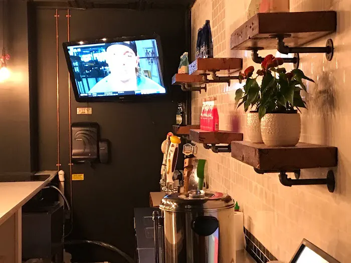 Tanpopo Ramen and Sake Picture 7