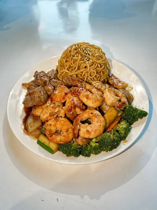 CIDO HIBACHI SUSHI ROLL Picture 1