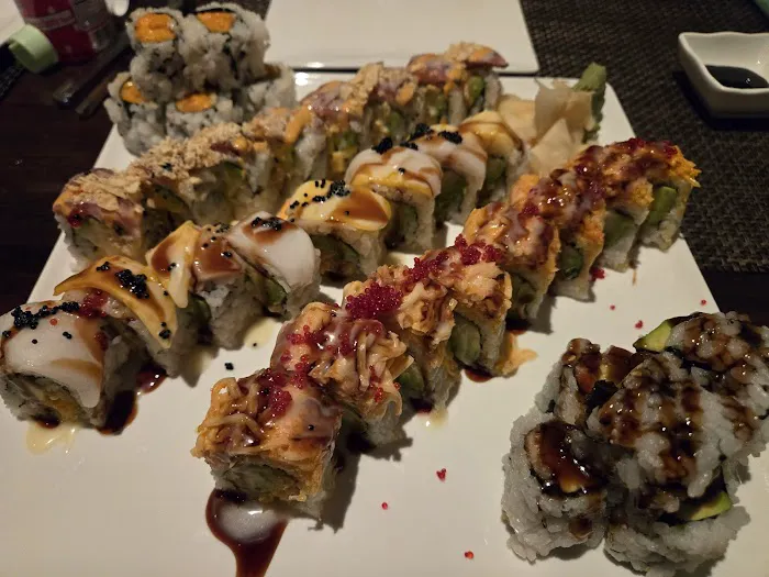 Red Lantern Sushi & Asian Kitchen Picture 4